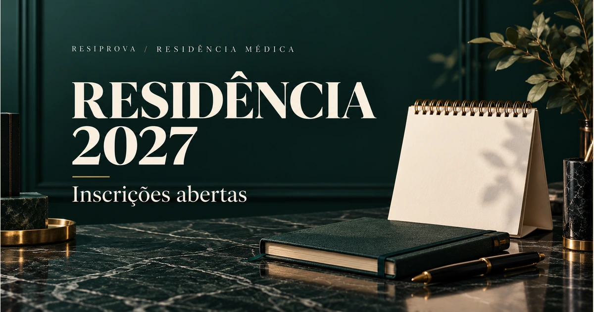 Calendário de mesa e agenda sobre mármore verde profundo, com letras marfim: Residência 2027 — Inscrições abertas.